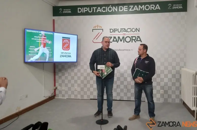 Jesús María Prada presenta el campeonato junto a Agustín San Segundo
