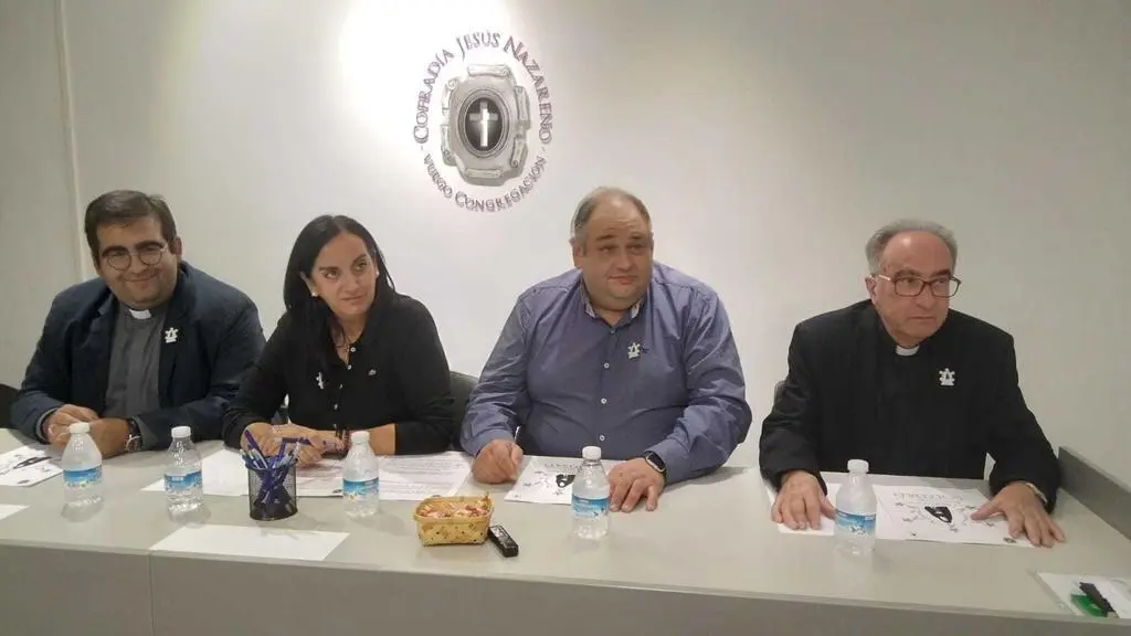 José Ignacio Martín Calvo, presidente de la Cofradía Jesús Nazareno; Violeta Martín, vicepresidenta ; Juanjo Carbajo, coordinador episcopal de los actos y Francisco Matías, capellán de la cofradía