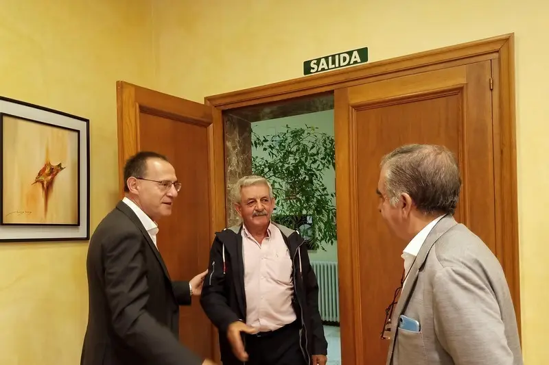 Reunión del subdelegado con el alcalde de Fresno de la Ribera