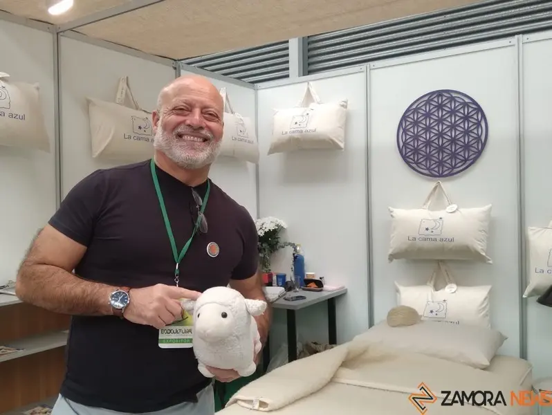 Juan, en el stand de la Feria Ecocultura