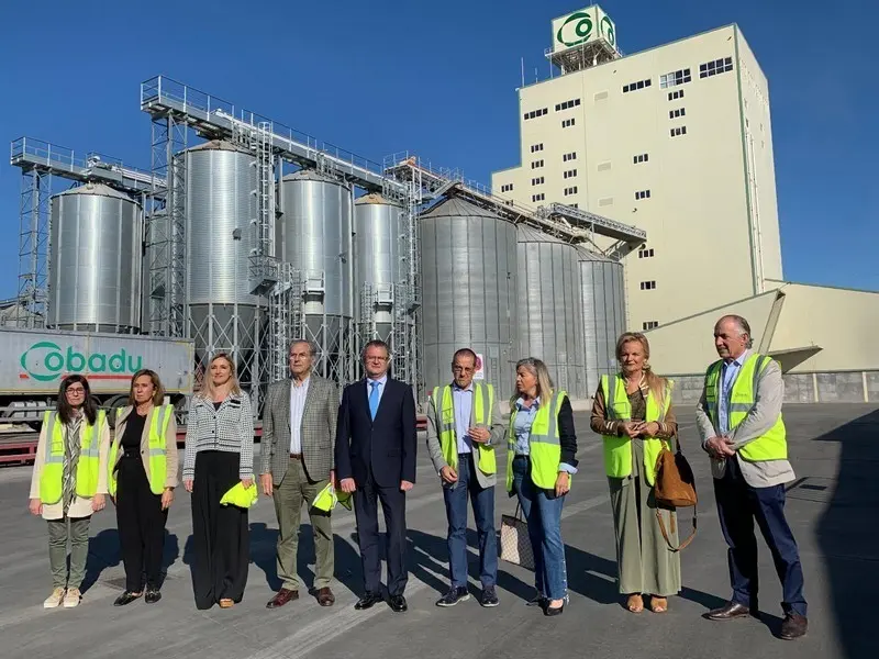 El consejero de Agricultura visita Cobadú