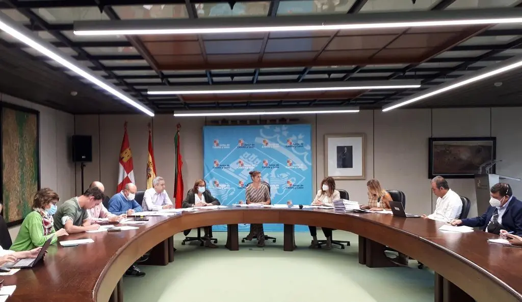 Personal Funcionario en Comisión de MA y Urbanismo-Foto Archivo