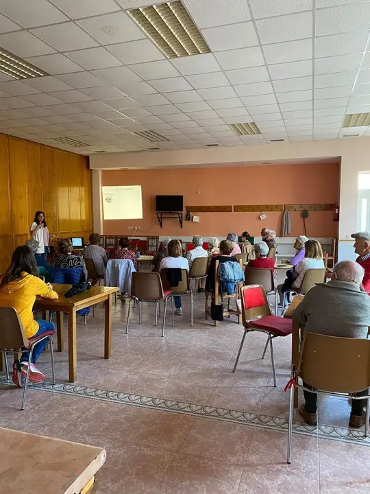 Charlas formativas en Vezdemarbán