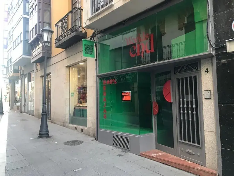 La tienda cerrada en calle Renova