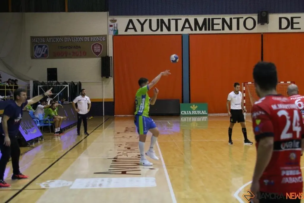 Balonmano Zamora-Nov&aacute;s_6