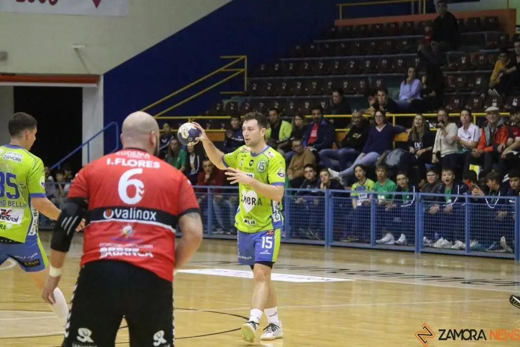 Balonmano Zamora-Nov&aacute;s_16