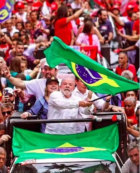 Lula da Silva durante la campaña electoral en Brasil. Fotografía: @LulaOficial