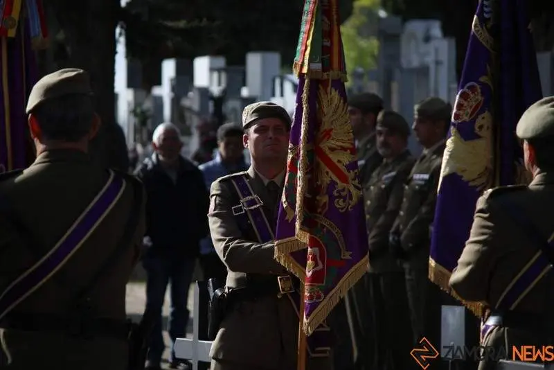 Homenaje militares en el cementerio de Zamora (3)