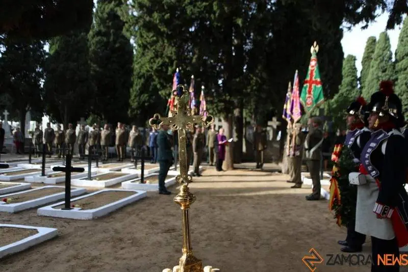 Homenaje militares en el cementerio de Zamora (9)