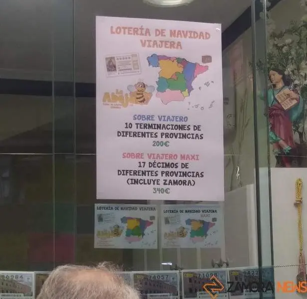Cartel de Lotería Viajera en una administración de la capital