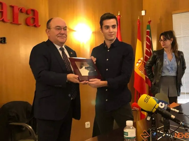 Entrega placa