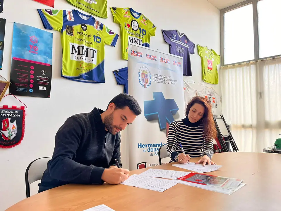 Acuerdo de colaboración Club Balonmano Zamora y Hermandad de Donantes de Sangre de Zamora - Club Balonmano Zamora