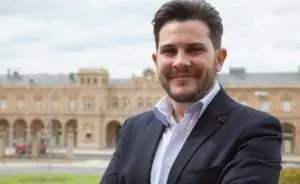 Víctor López