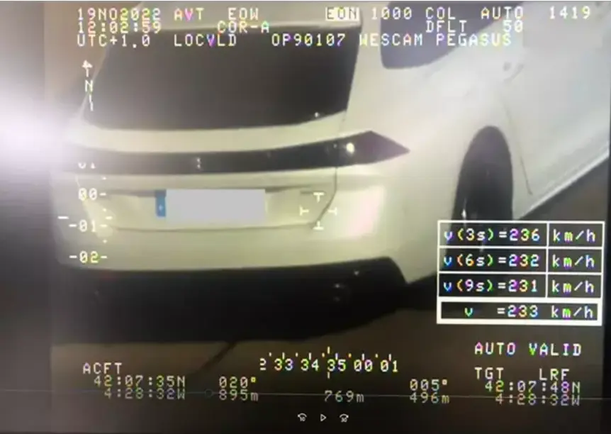 El vehículo captado por el radar Pegasus a más de 200 kilómetros por hora en la A-67 en Palencia. Fotografía: GUARDIA CIVIL