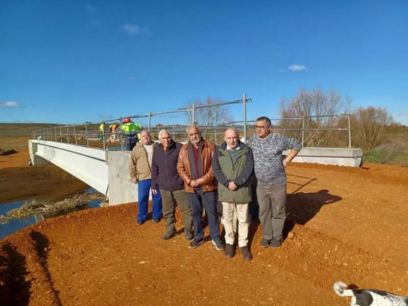 Autoridades locales visitan las obras. Foto Interbenavente