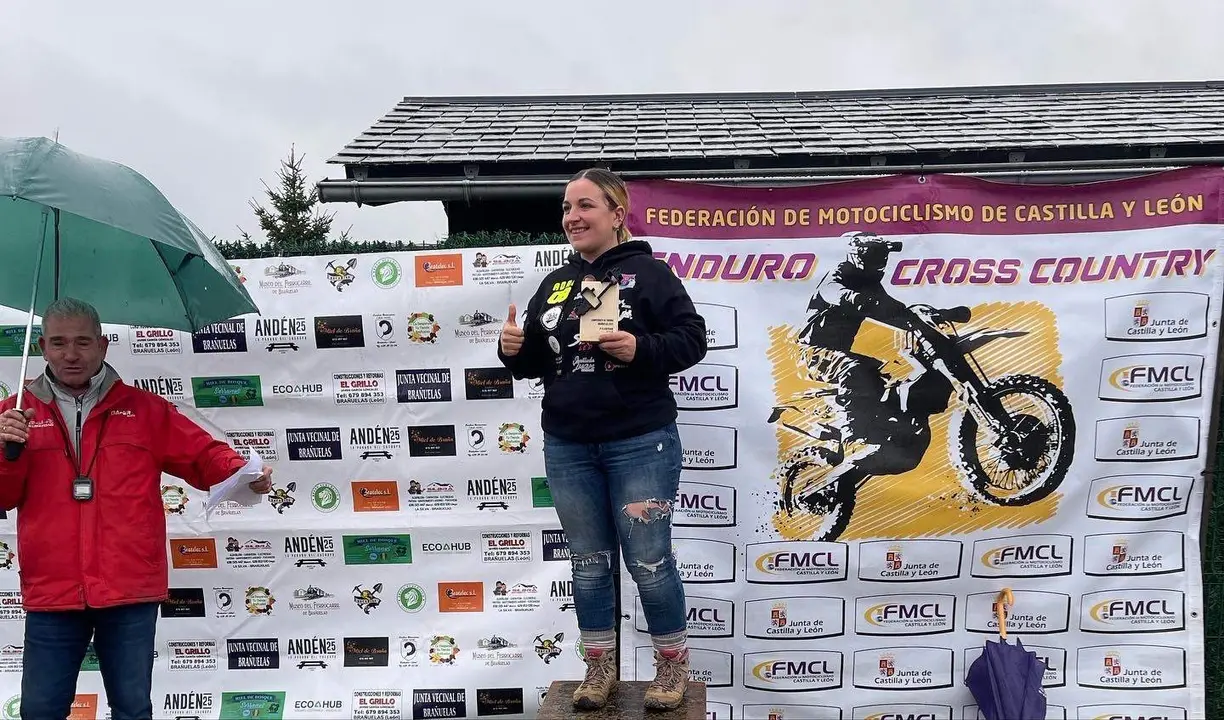 ANDREA VALLEJO se proclama Campeona de Enduro Femenino de CyL