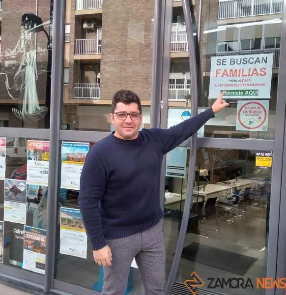 Daniel Hernández Tamame, en l agencia Viajes Sanabria