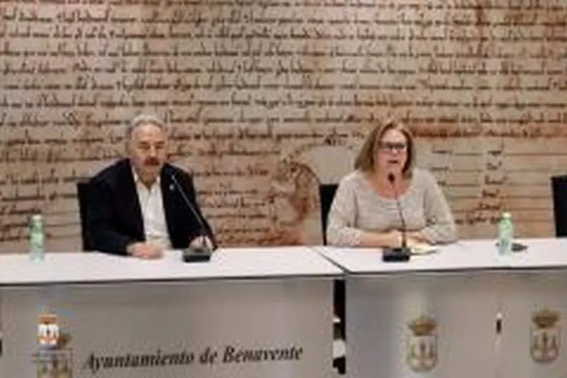 Marian Martínez y el Presidente de la Asociación Cultural ‘San Crispín’ José Luís Jiménez