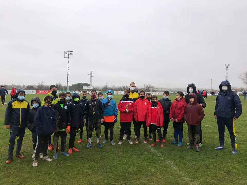 Participantes del torneo en la edición de 2021. Fotografía: Club Deportivo Morales del Vino Atlético