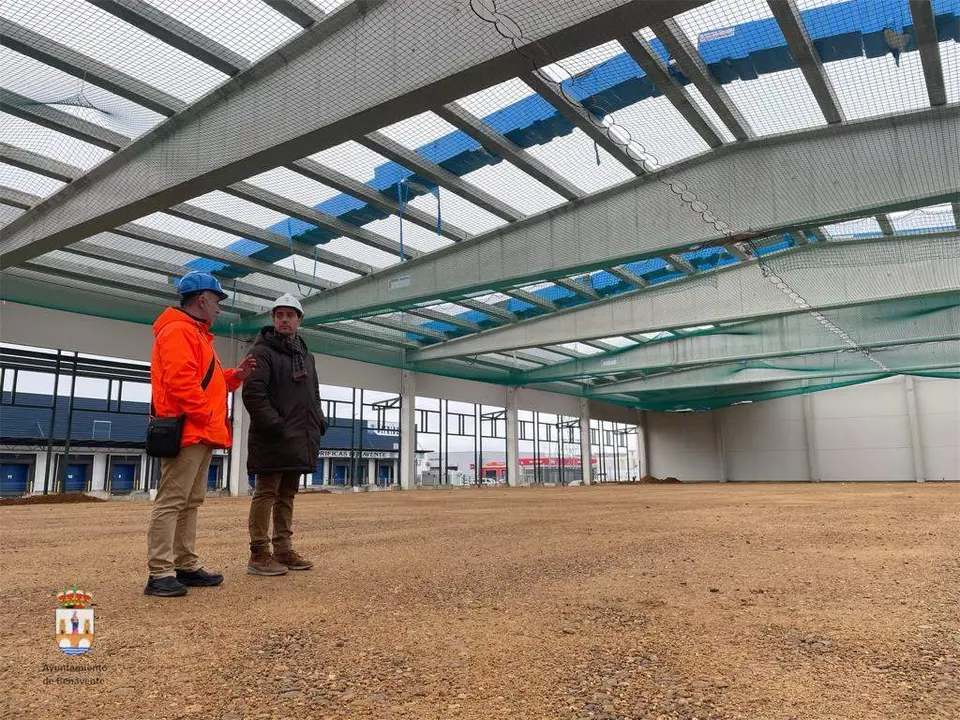 Construcción de dos nuevas naves en el Centro de Transportes y Logística de 
Benavente