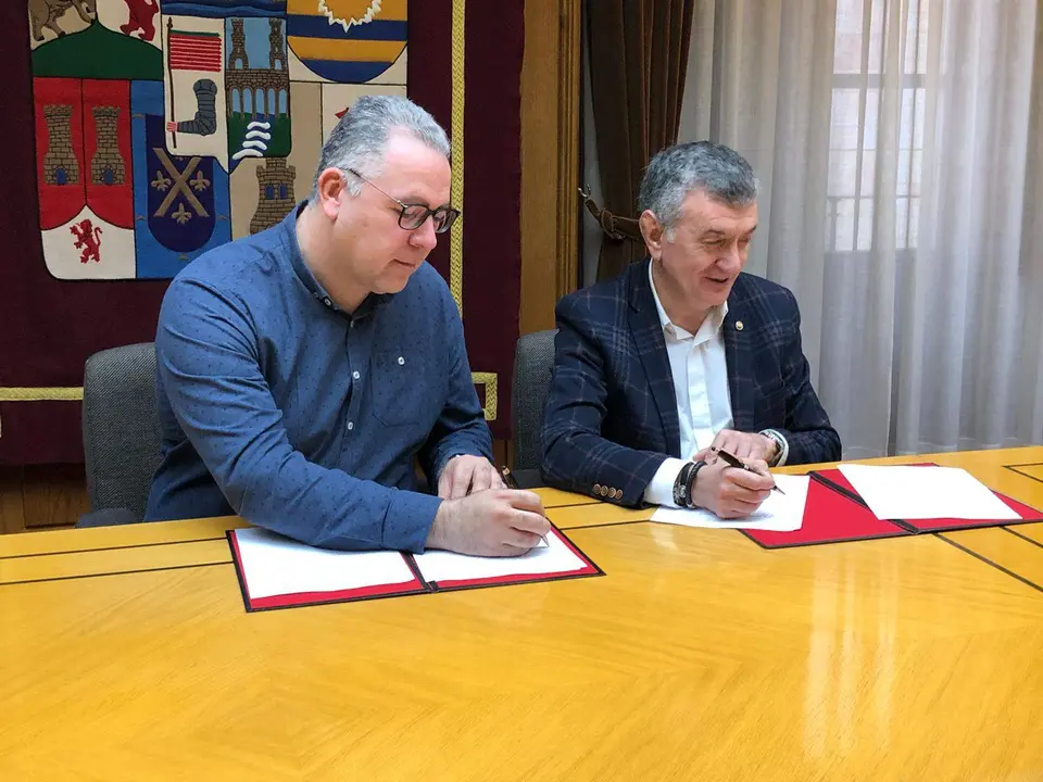 firma convenio diputación y escuela relaciones laborales