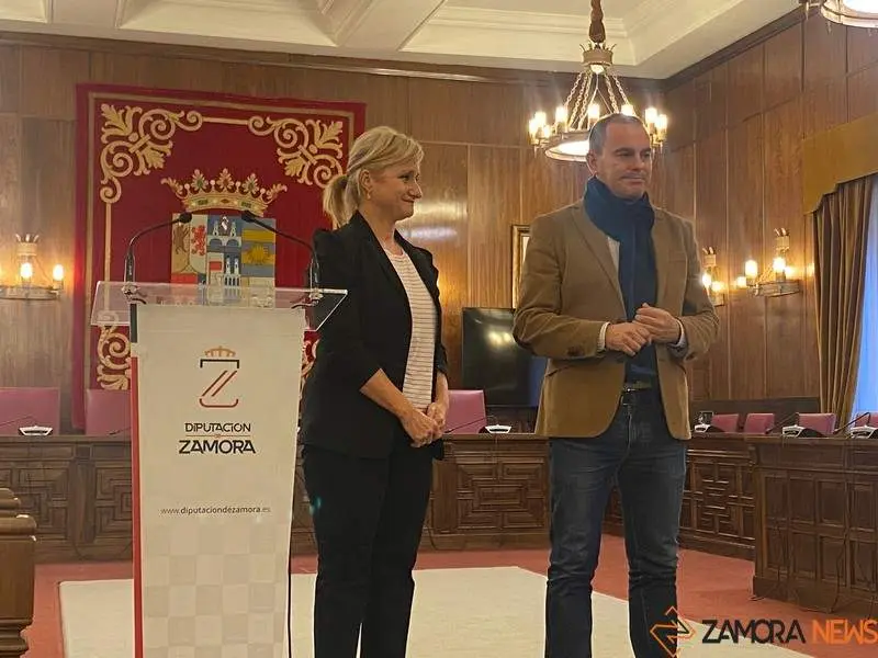 El presidente de la Diputación de Zamora, Francisco José Requejo, y la delegada territorial de la Junta de Castilla y León, Leticia García