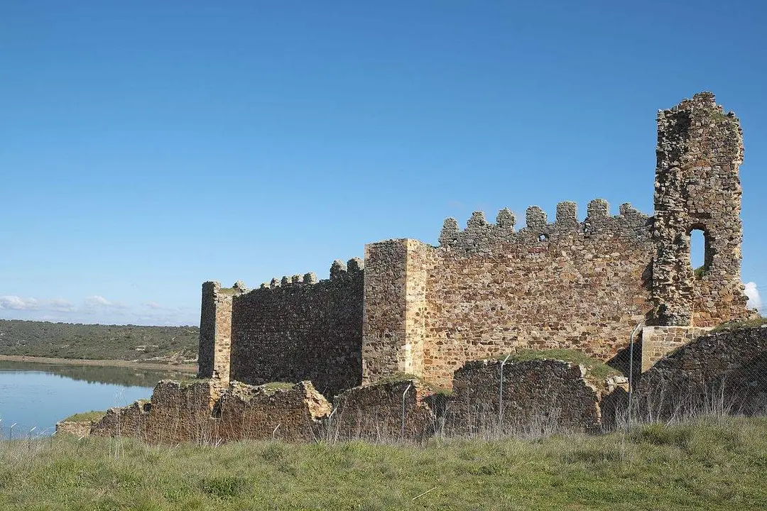 El castillo de Castrotorafe o también denominado ‘Despoblado de Castrotorafe’. Fotografía: Wikipedia