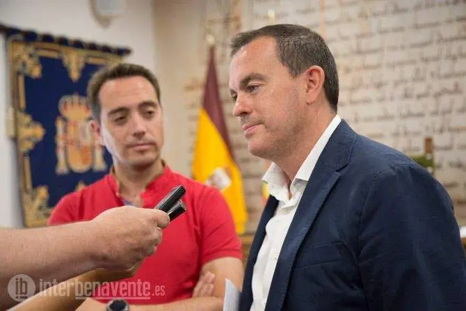 El presidente de la Diputación, Francisco Requejo, y el alcalde de Benavente, Luciano Huerga