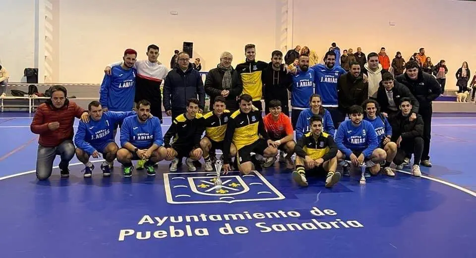 Participantes en el XXVI Torneo Fútbol-Sala de Navidad “José
Vicente Santiago” en Puebla de Sanabria