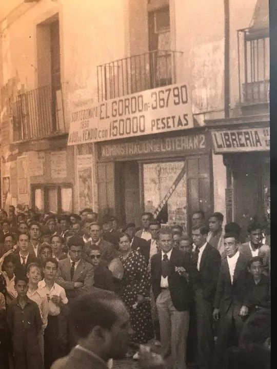 Celebración de El Gordo en los años 30 vía Historia de Zamora a través del objetivo de Pedro Gutiérrez Somoza