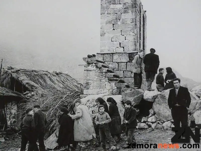 El antiguo campanario en el que se refugiaron los supervivientes