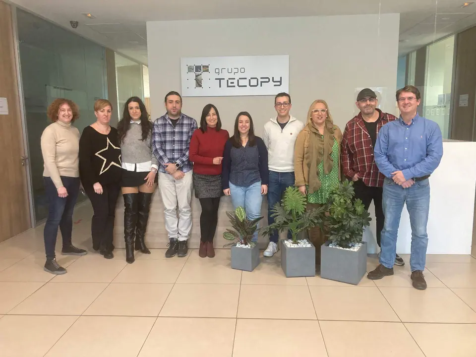 Profesionales de Enclave, del Grupo TECOPY. De izquierda a derecha: Diana Sanz Álvarez, Miriam García Sanz, Cristina Fernández Nieto, Jorge López Martín, Mónica Mellado Espinilla, Lorena Olmos Rodriguez (directora gerente), Manuel Vidal Polo, María José Villa González, Jorge Rubio Gómez y Javier de Lucas Herrero