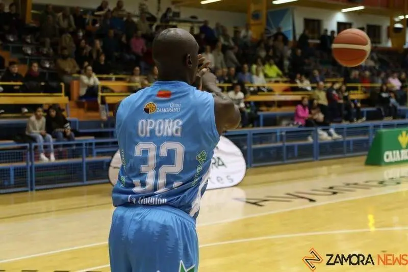 Opong, jugador del CB Zamora