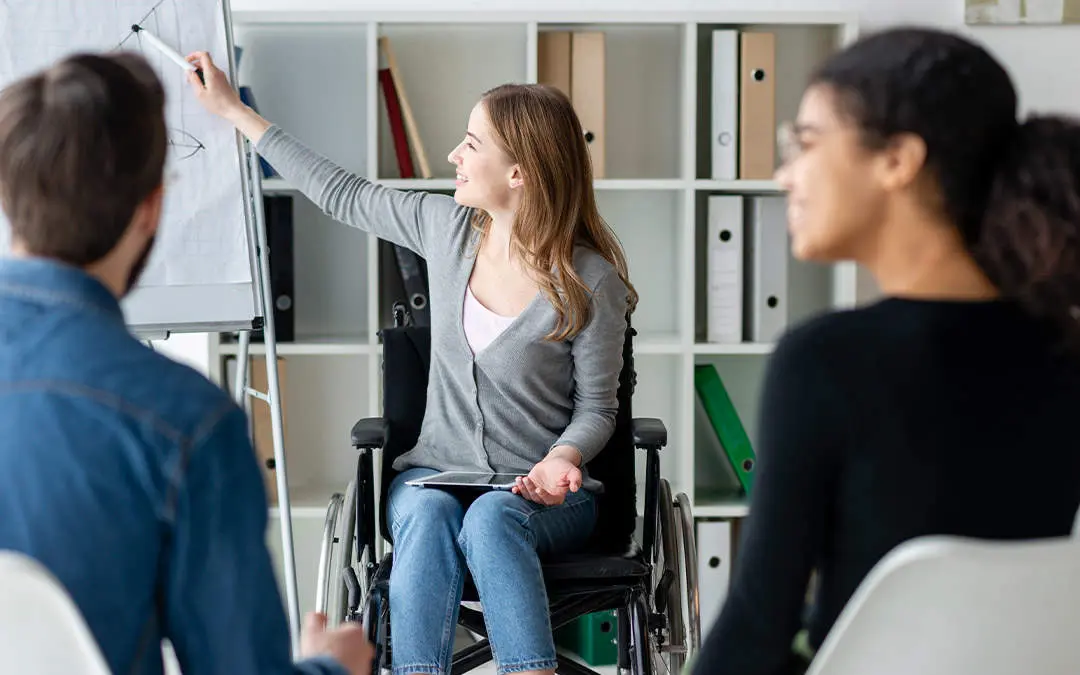 Discapacidad y empleo vía Freepik