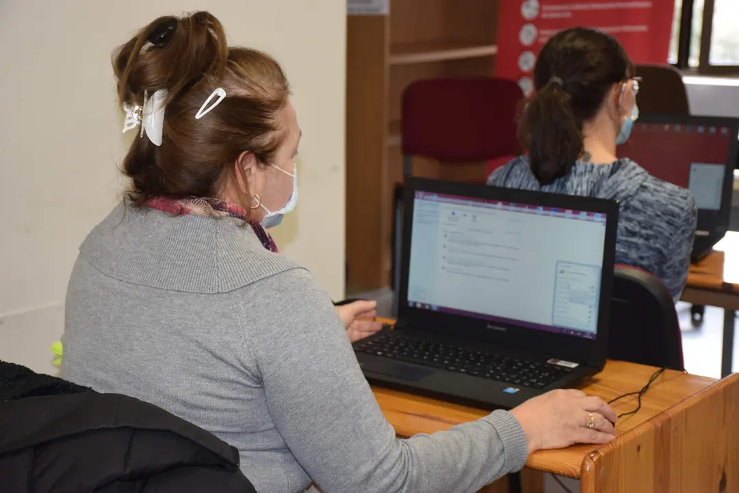 Mujeres en anteriores cursos formativos impulsados por Cáritas