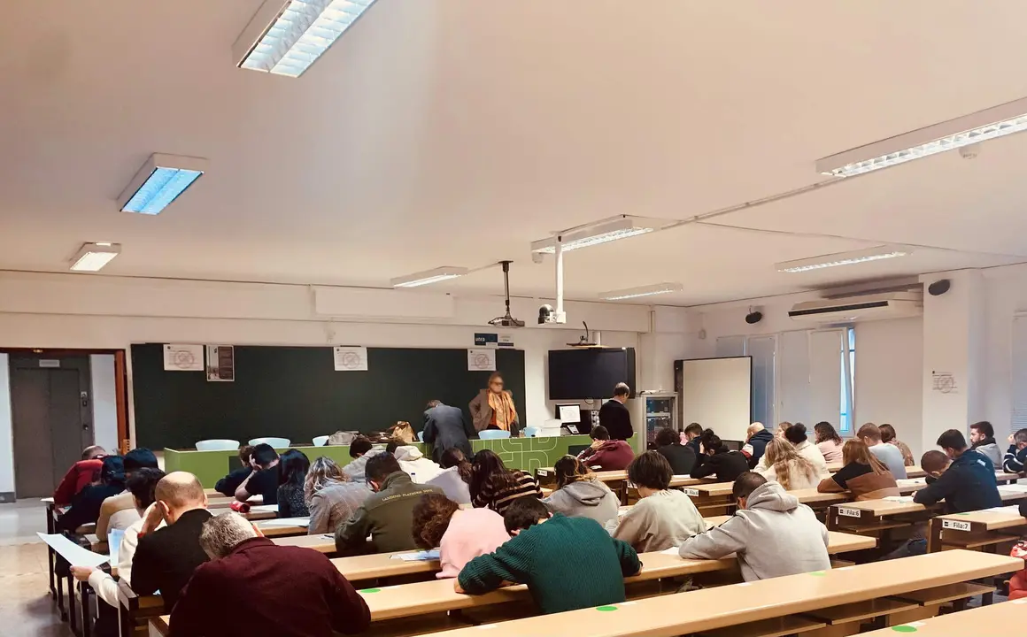 Exámenes en la sala de la UNED de Zamora