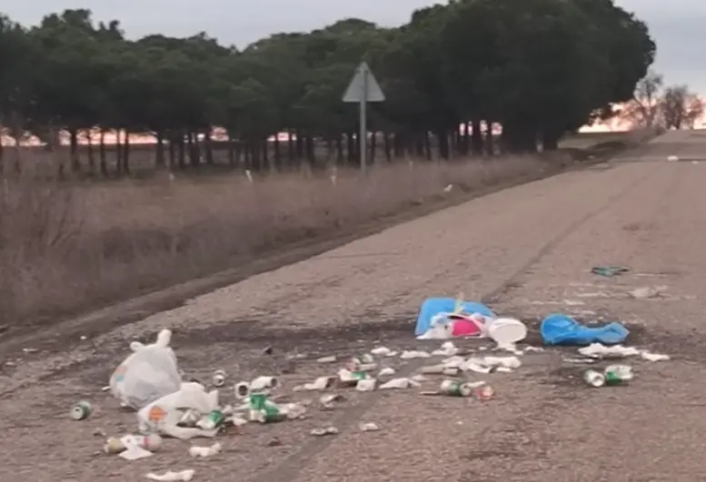 Basura en la carretera