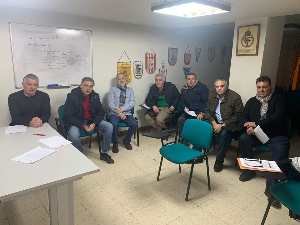 reunión clubes fútbol base