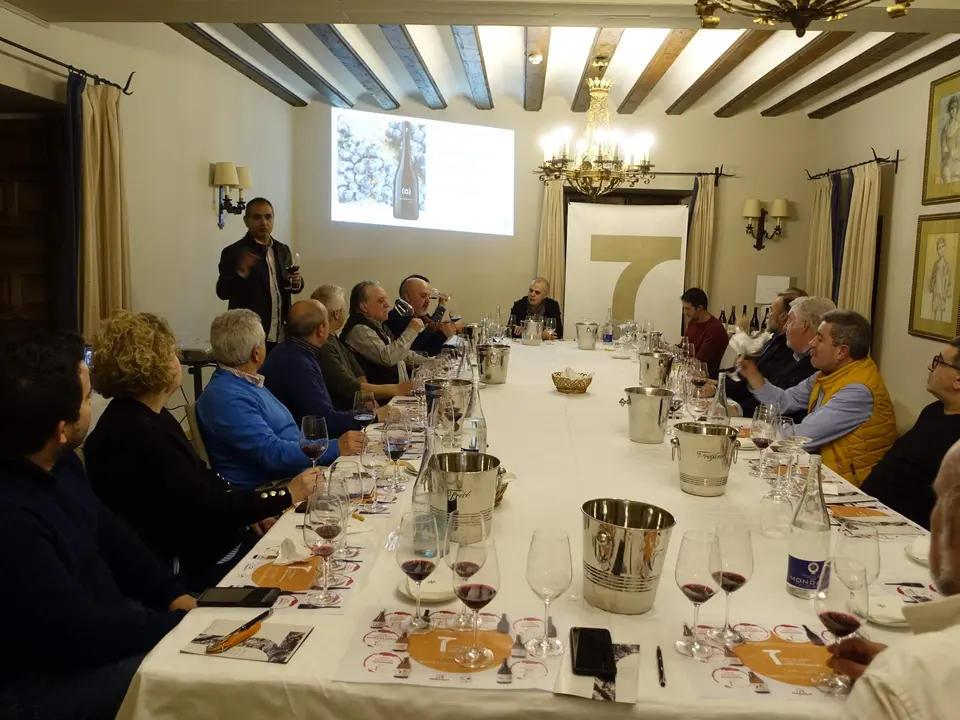 AC Sumilleres Zamora durante una actividad con las bodegas Pascual Fernández