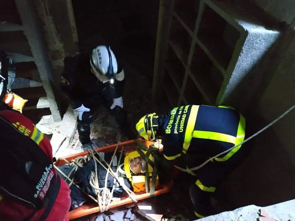 Primeras actividades de rescate en Turquía de los equipos españoles. Fotografía: Consorcio de Bomberos de la Provincia de Cádiz @BomberosCbpc