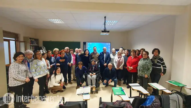 Los 60 alumnos de Bienestar y Salud y Arte diplomados por la UNED Senior