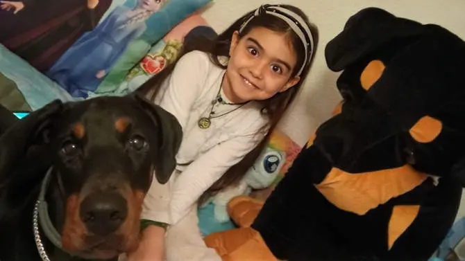 Ana y su perro en el concurso