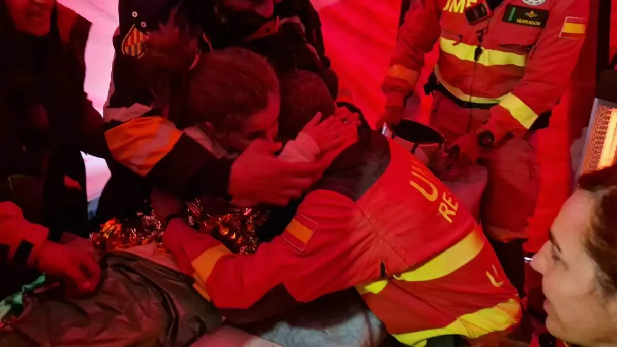 La UME salva a una madre y sus tres hijos cuatro días después del terremoto en Turquía. Fotografía: Ministerio de Defensa
