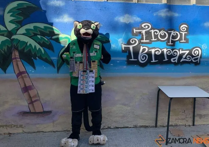 El vendedor de la ONCE disfrazado en el bar Tropical