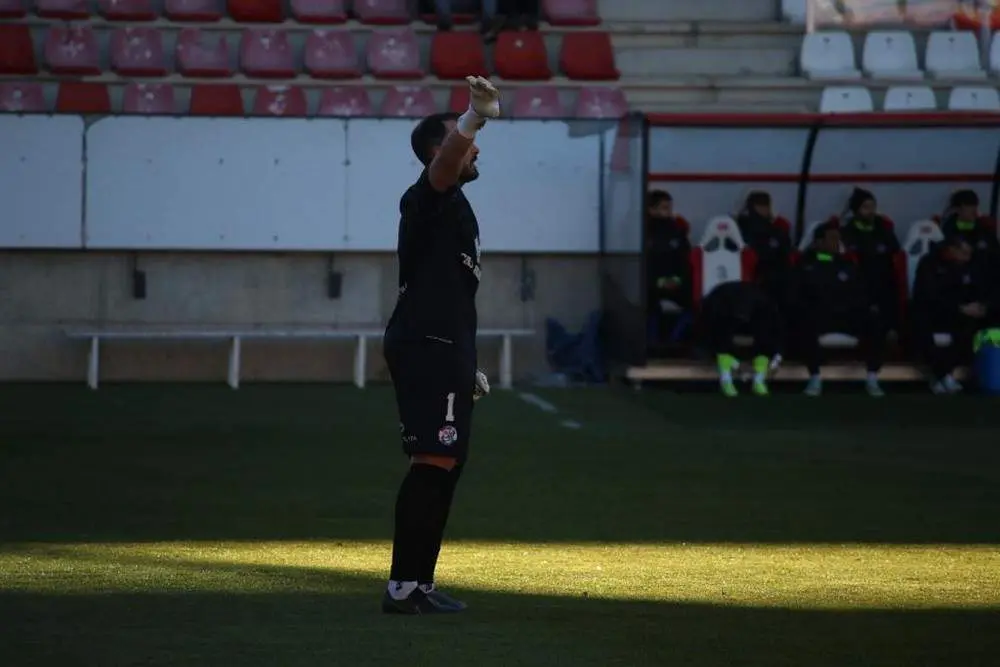 Julio Iricibar durante el partido frente al Laredo