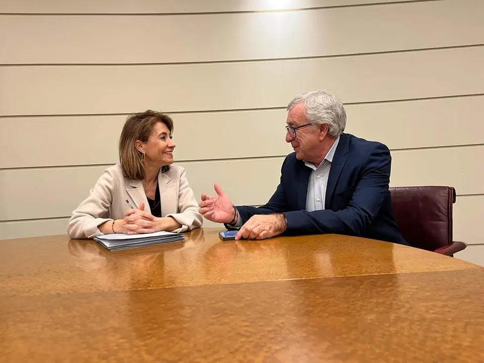 24-02-2023 Raquel Sánchez Ministra Mitma y José Fernández Alcalde Puebla de Sanabria
