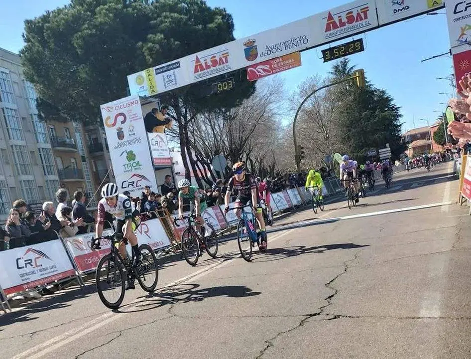 Entrada en meta de Gabriel Ochando - Circuito del Guadiana