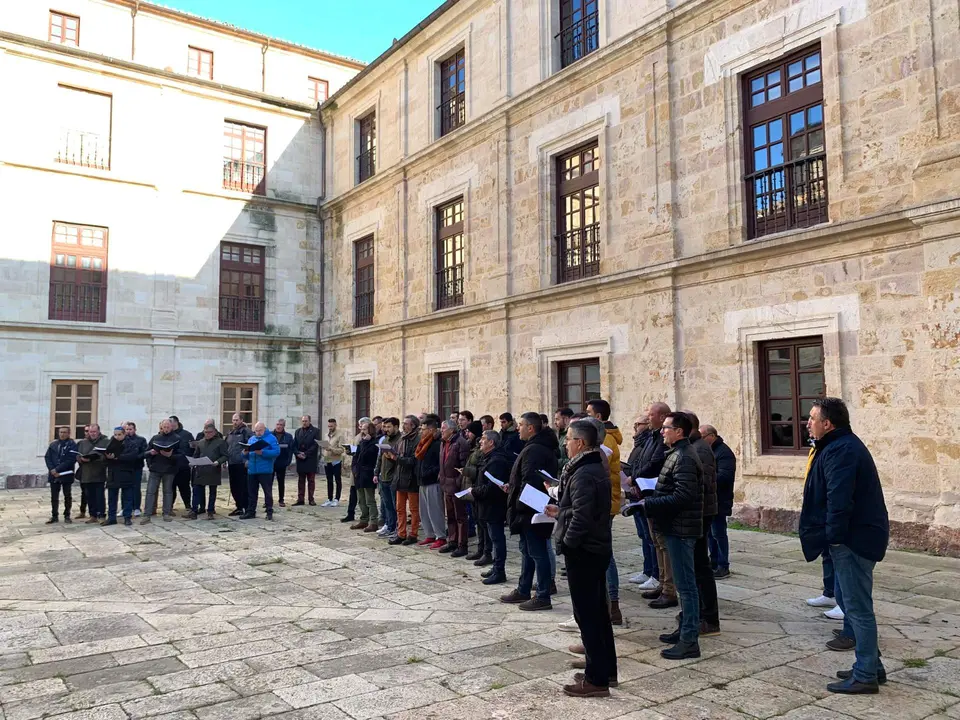 Primer ensayo del coro de la Hermandad Penitencial del Sant&iacute;simo Cristo del Esp&iacute;ritu Santo