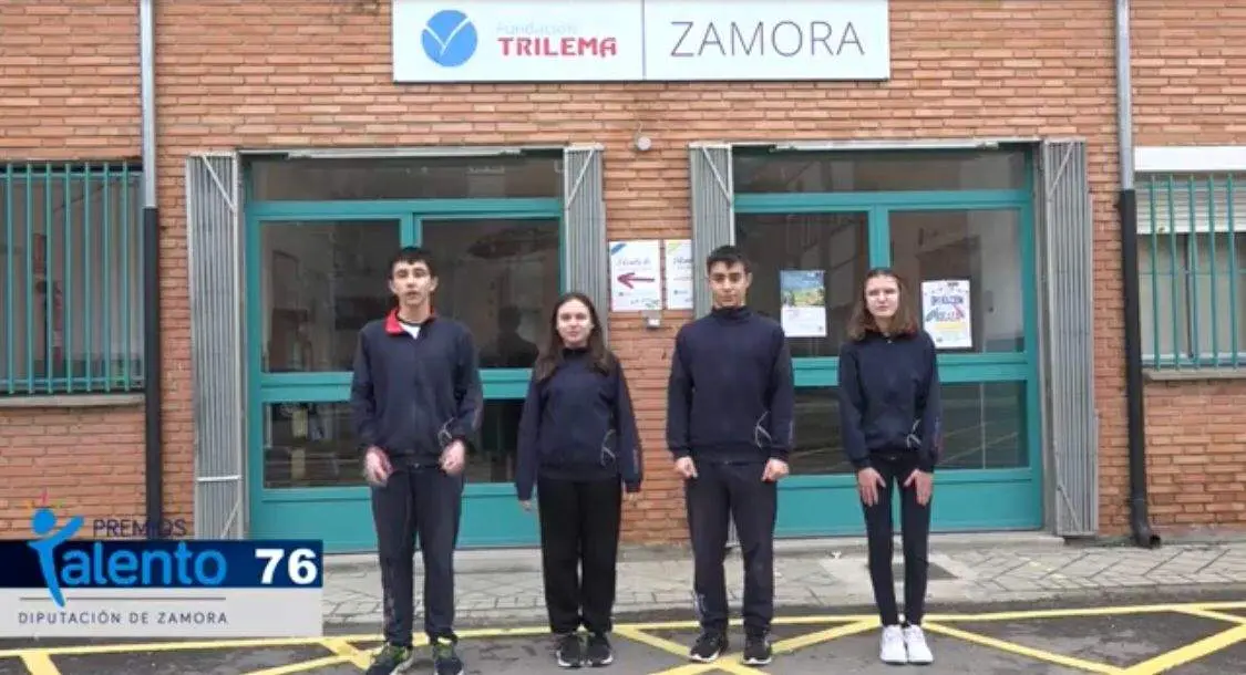 Alumnos del Colegio Trilema