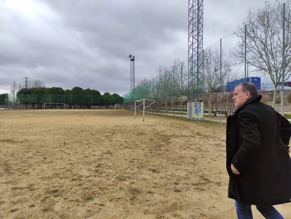 Francisco Requejo en el campo de fútbol de la Aldehuela (2)